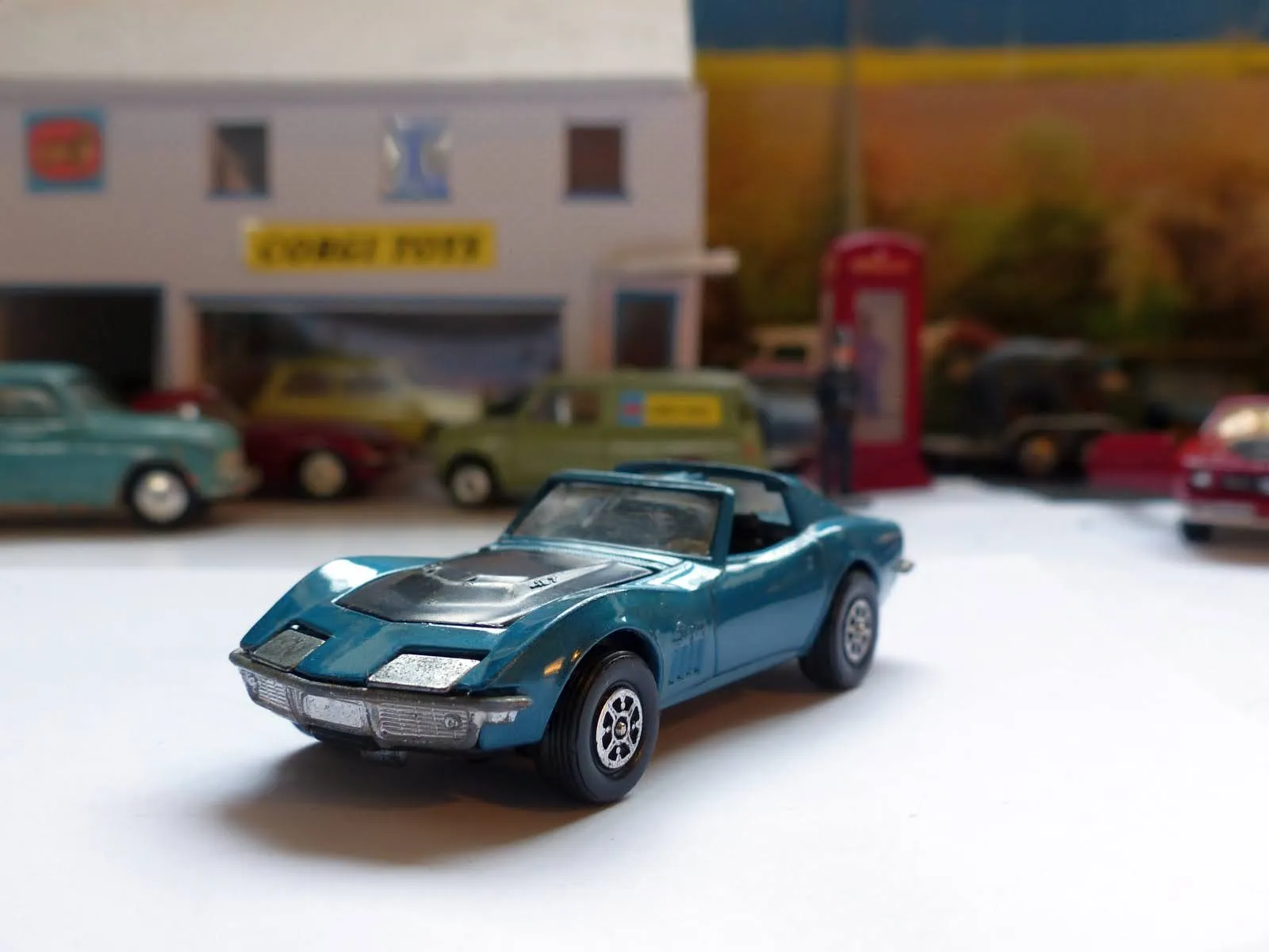 387 Chevrolet Corvette Stingray in blue