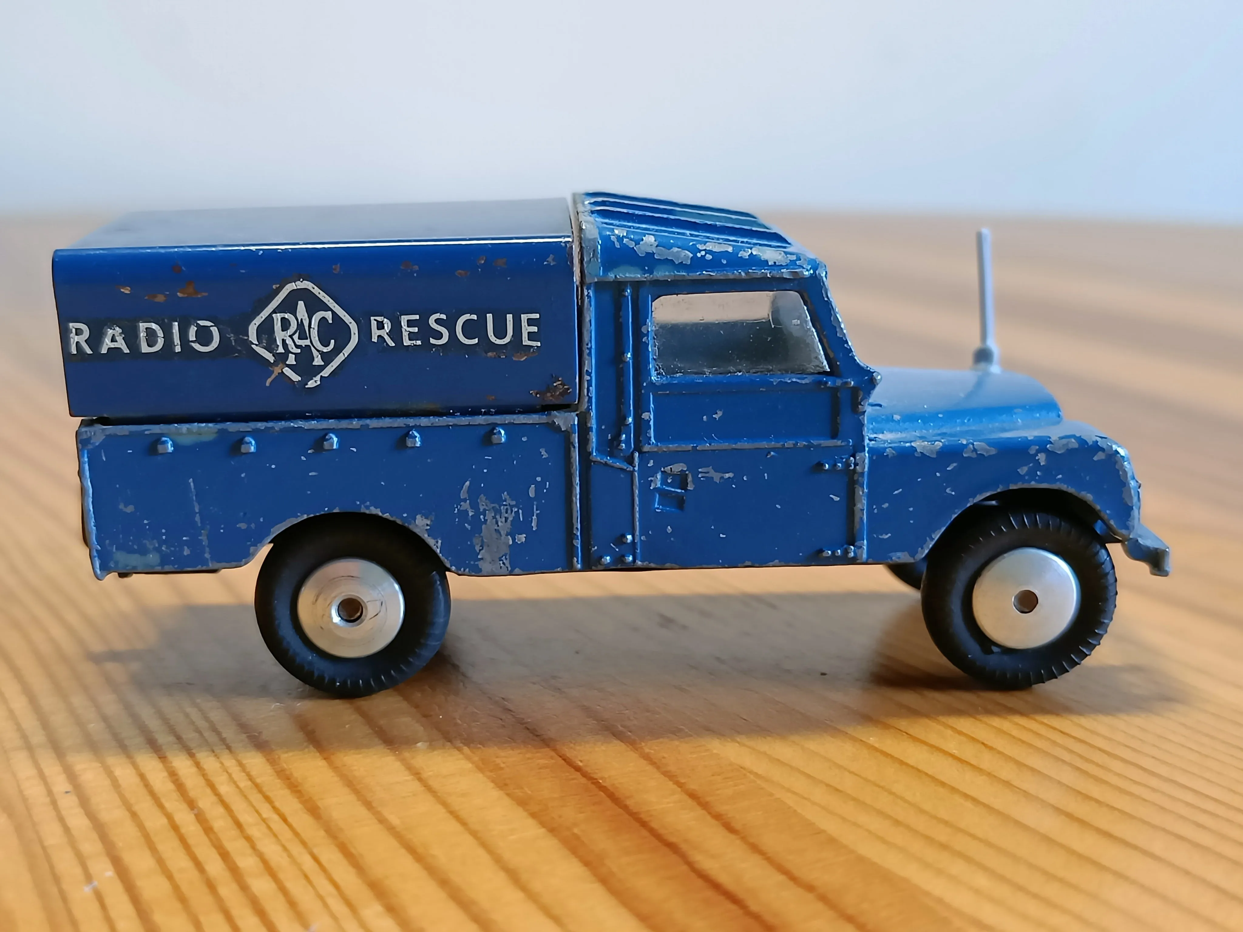 416 RAC Radio Rescue Land Rover 6