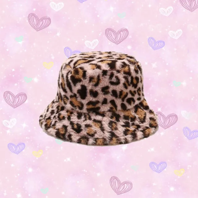 Fluffy Leopard Bucket Hag