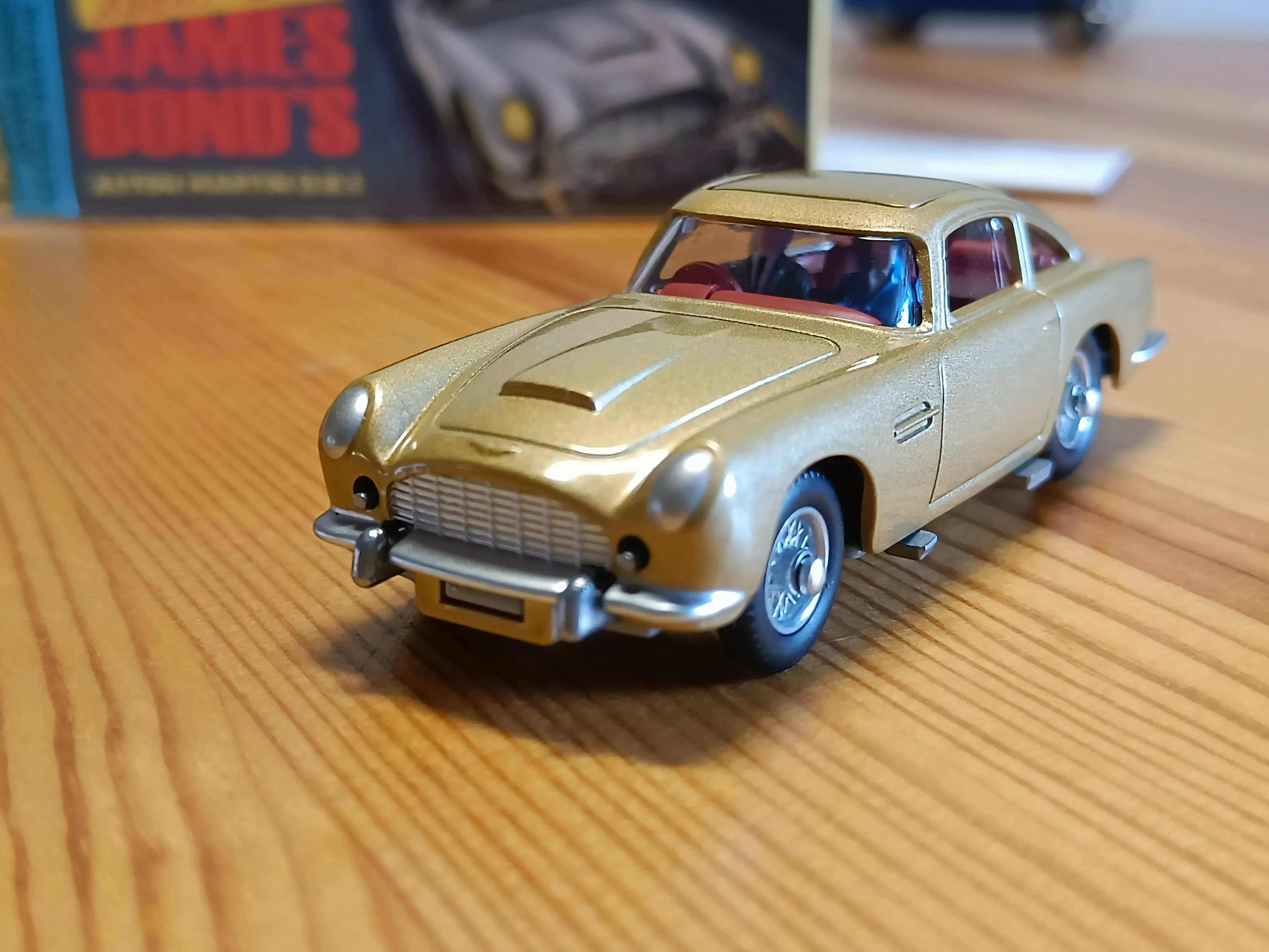 R261 James Bond Aston Martin DB5 - 2022 second reissue