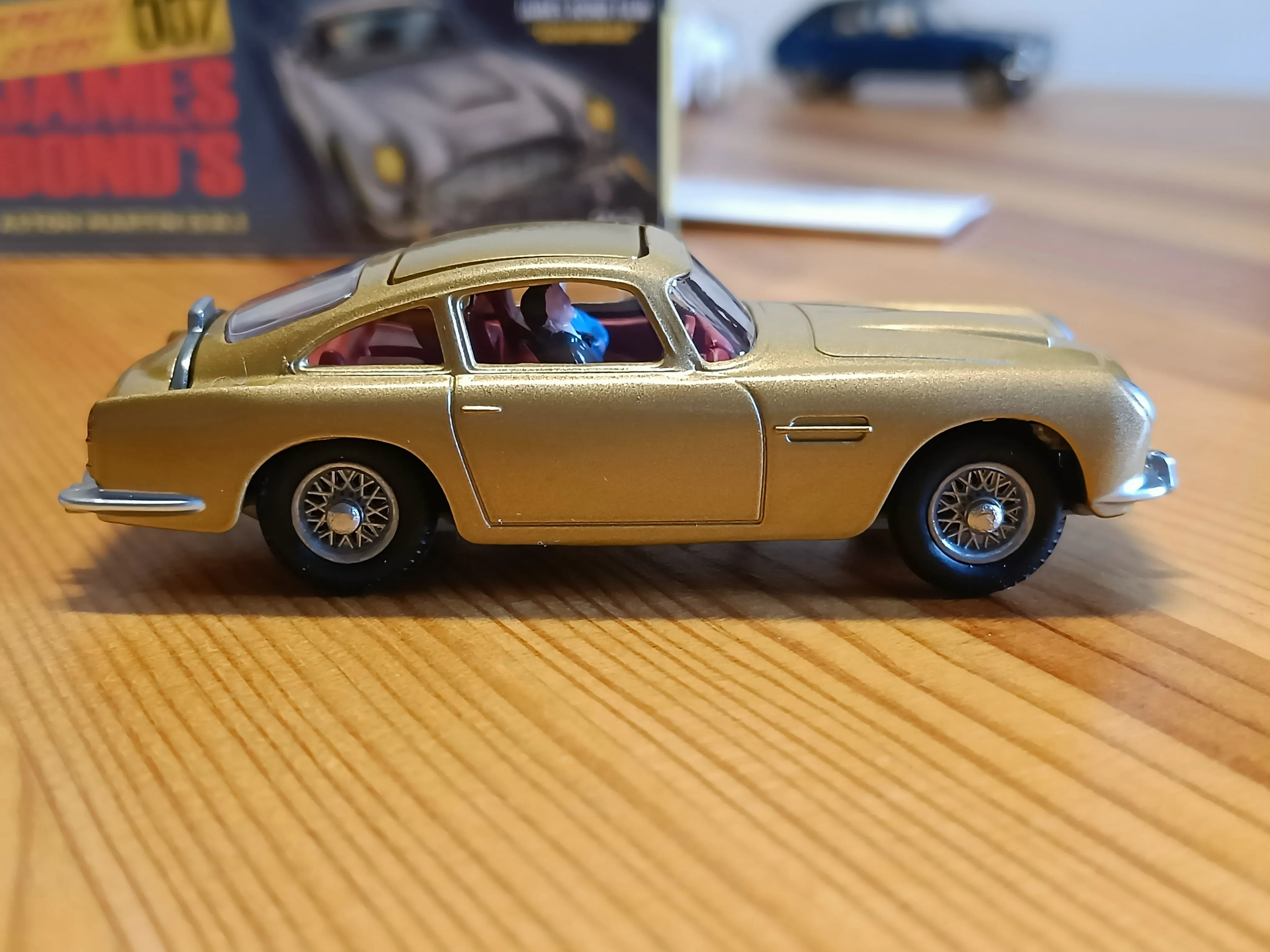 R261 James Bond Aston Martin DB5 - 2022 second reissue