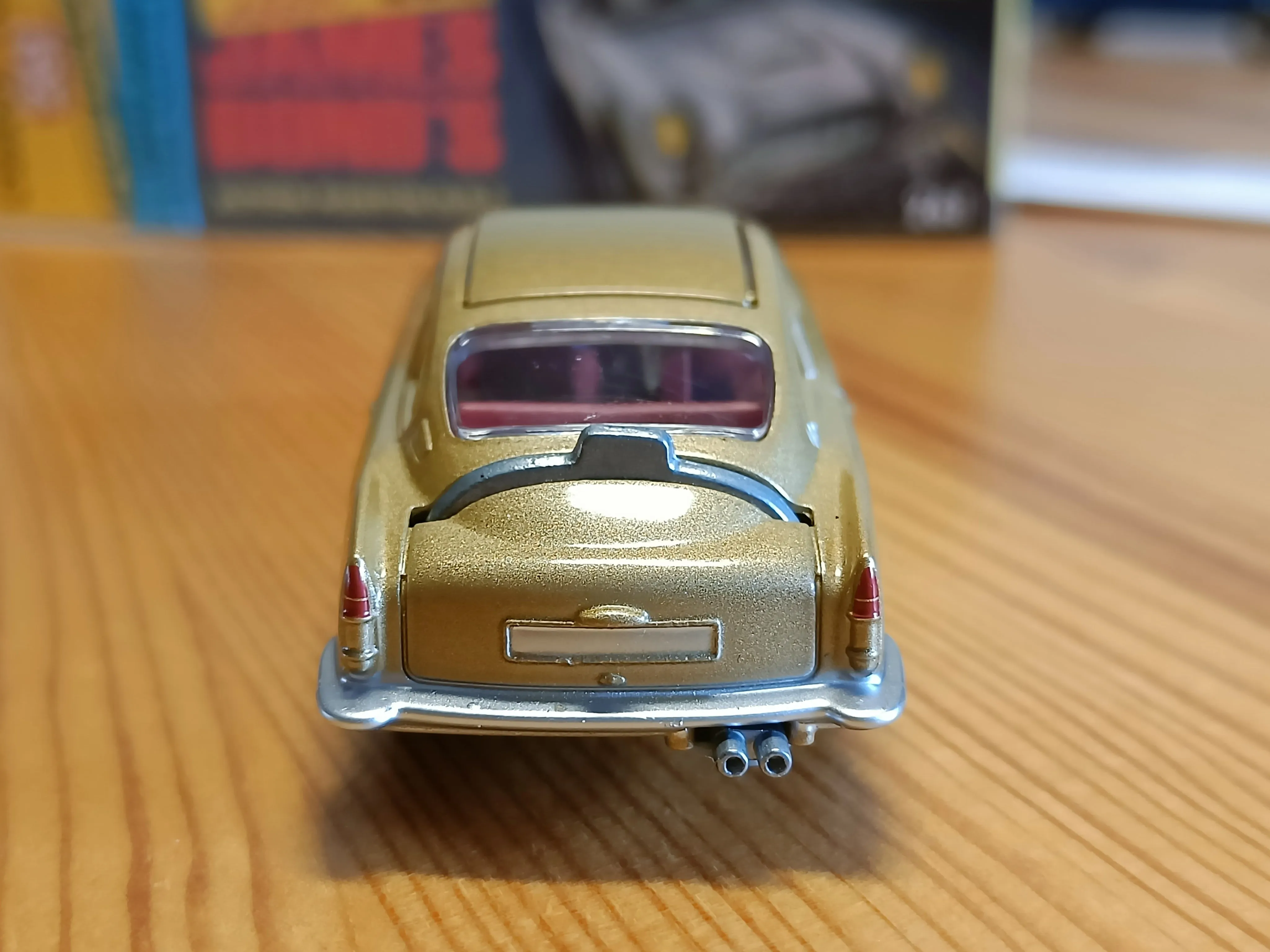 R261 James Bond Aston Martin DB5 - 2022 second reissue