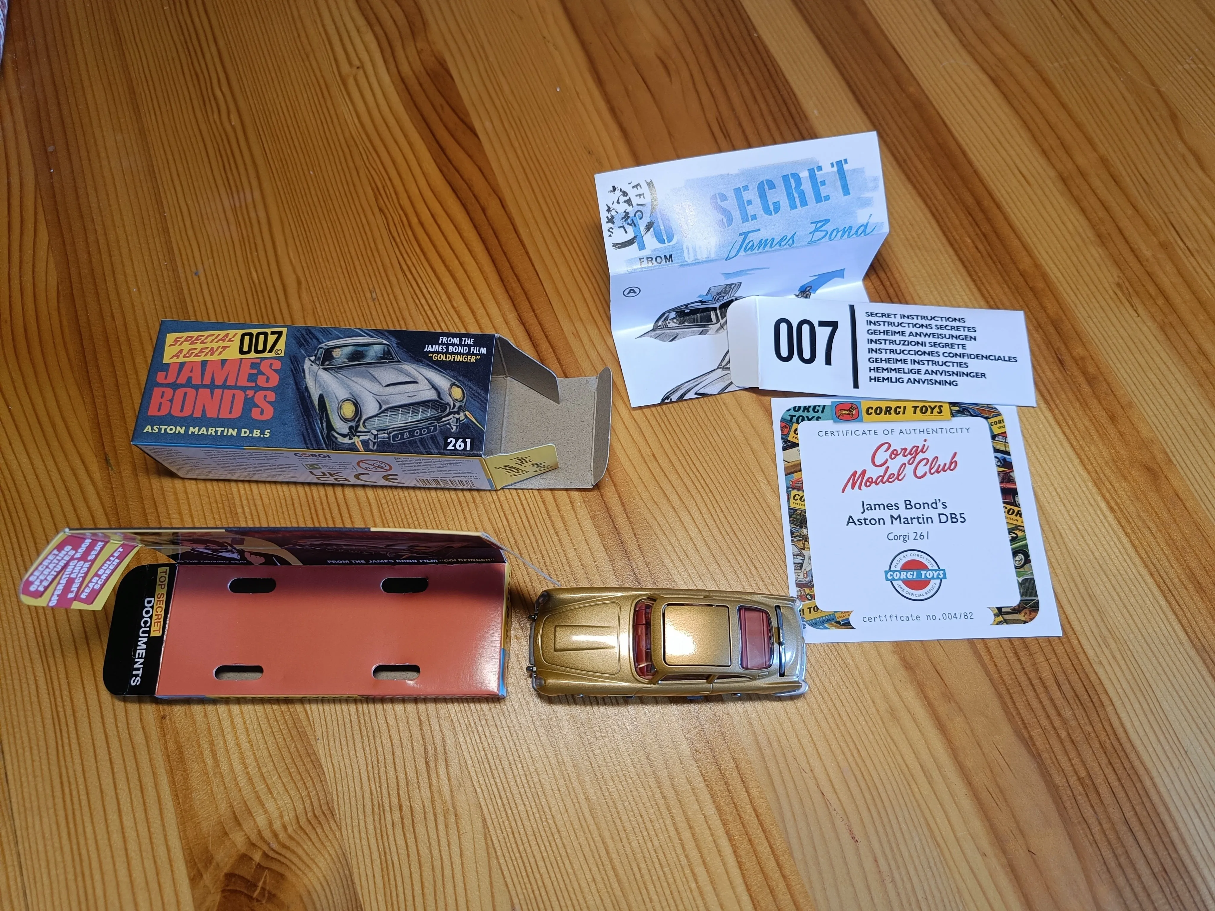 R261 James Bond Aston Martin DB5 - 2022 second reissue