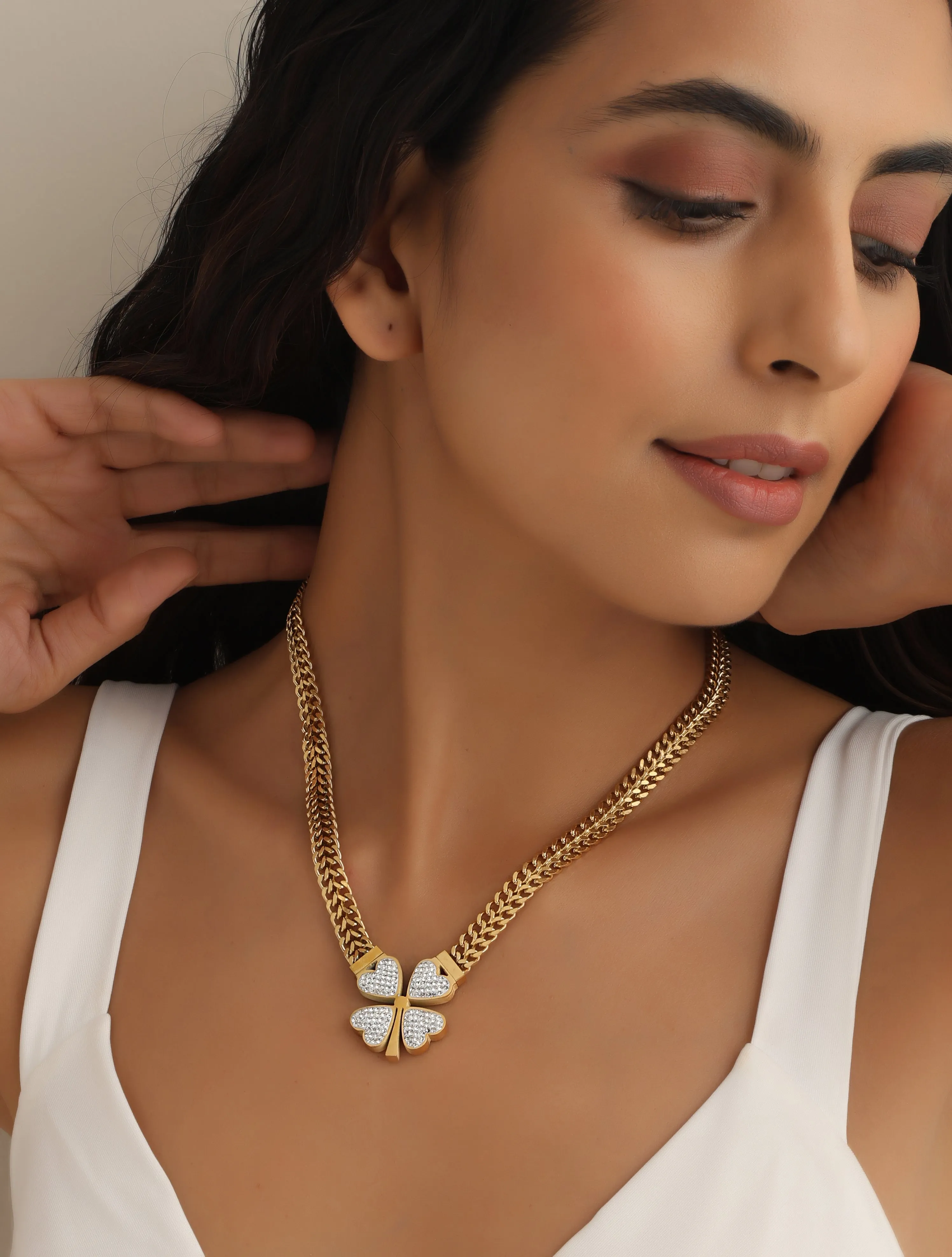 Santorini White Clover Necklace