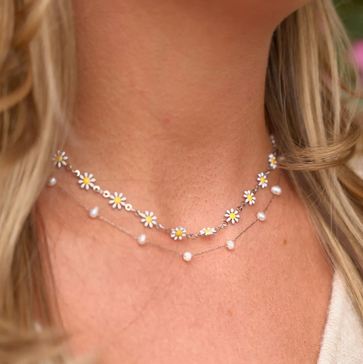 Silver White Daisy Choker